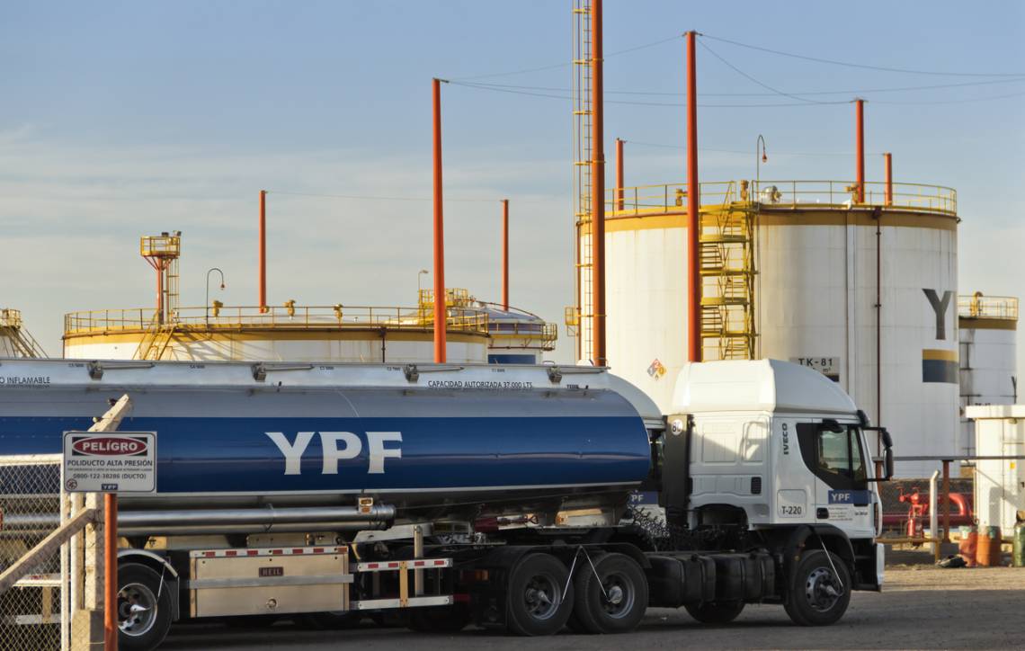 El titular de YPF aseguró que los incrementos fueron “un tercio de lo que correspondía”. (Crédito: EAQ)