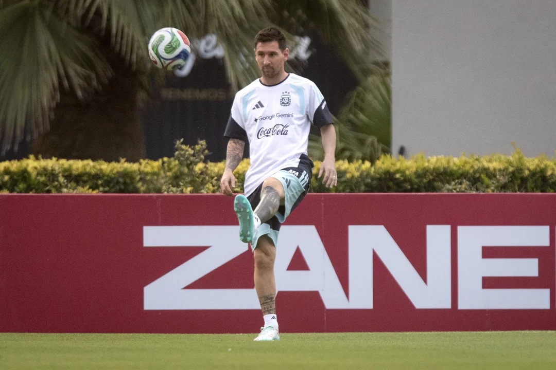 Messi será titular esta noche frente a Zambia.