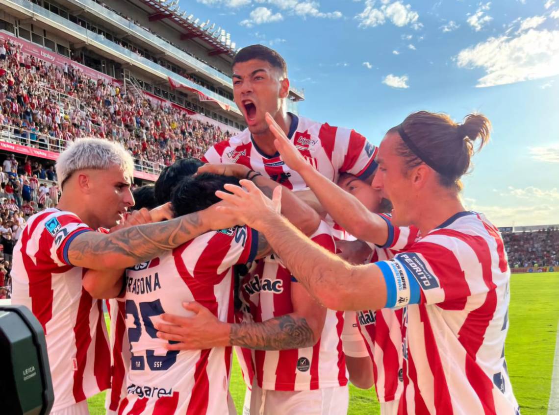 Unión volvió a la victoria y se mantiene en la parte alta de la tabla de su zona.