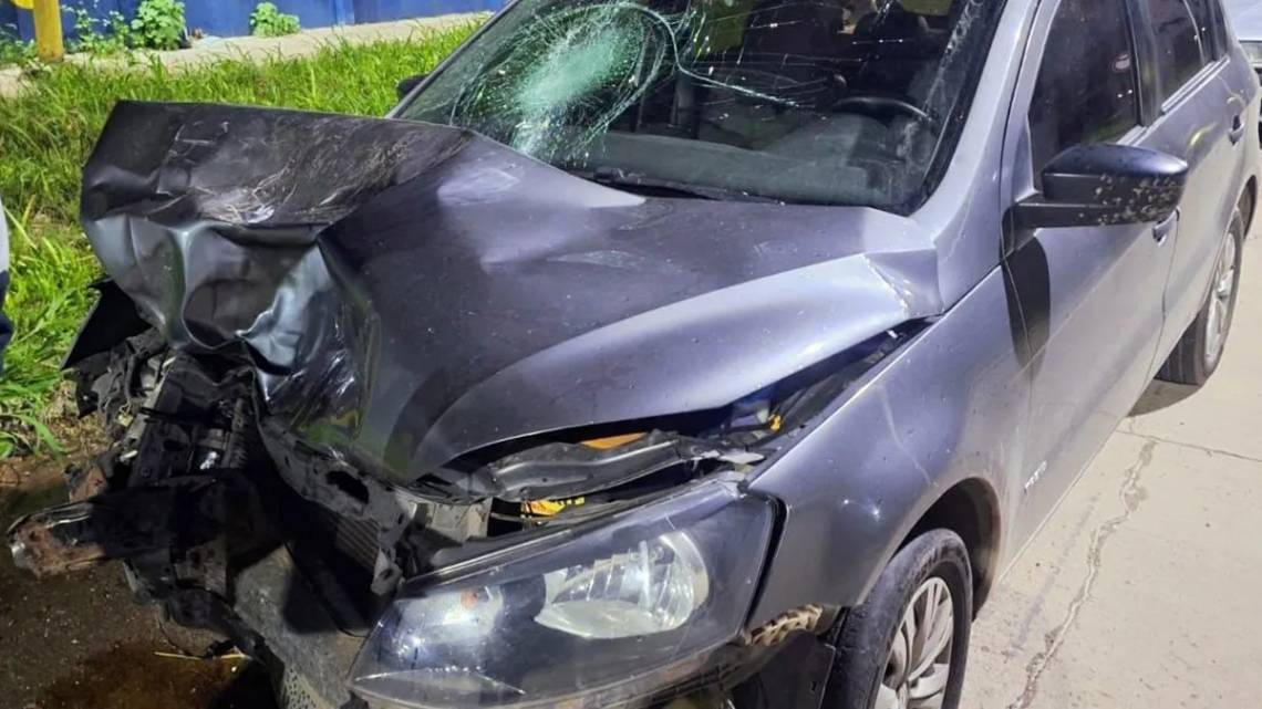 Doble homicidio culposo en Capitán Bermúdez: dos víctimas fatales en un violento siniestro vial.