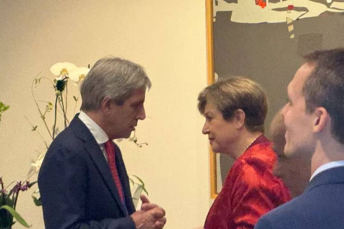 El ministro Luis Caputo mantuvo una reunión con Kristalina Georgieva.