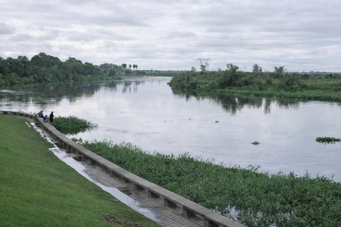 Así luce el río Salado a la altura de nuestra ciudad este lunes 20 de abril. (Foto: STD)