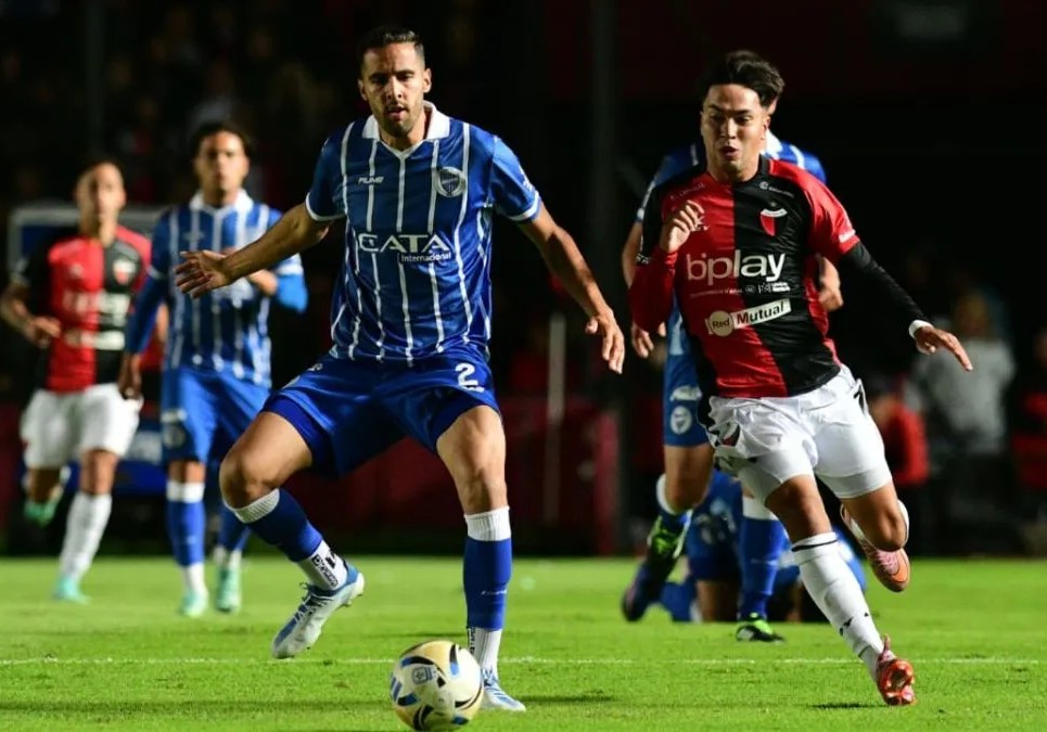 Colón empató con Godoy Cruz en un partido sin emociones y perdió la punta de su zona. (Crédito: Aire Digital)