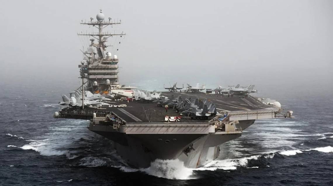 Trump adelantó que podría ordenar que el portaaviones USS Abraham Lincoln viaje hacia el Caribe.
