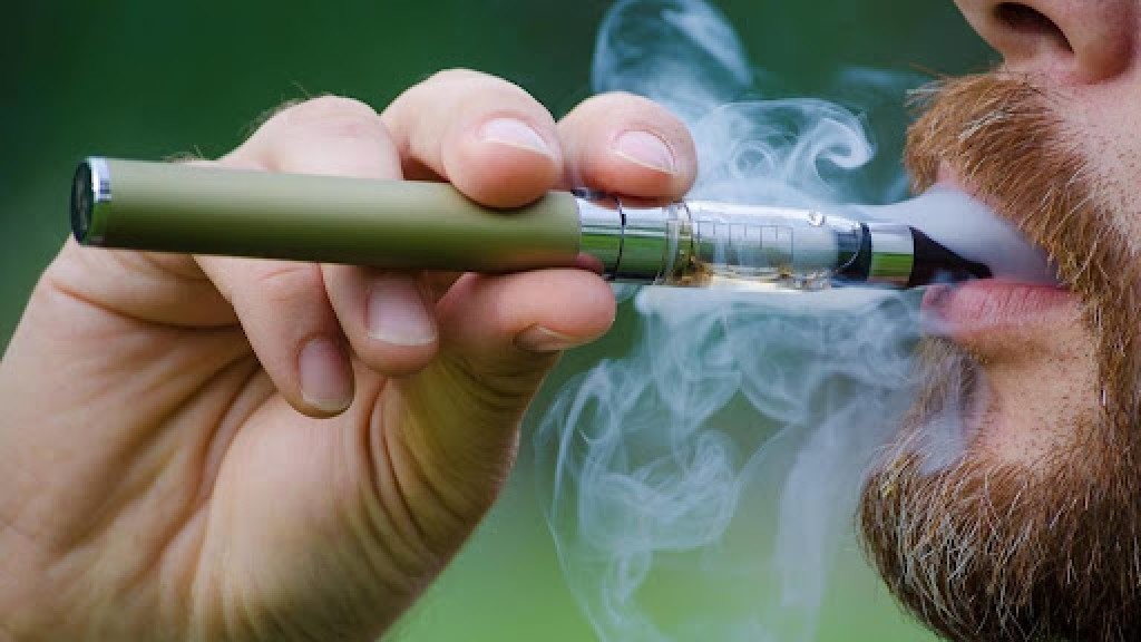 El Gobierno puso fin a la prohibición de vapeadores y regula su venta.