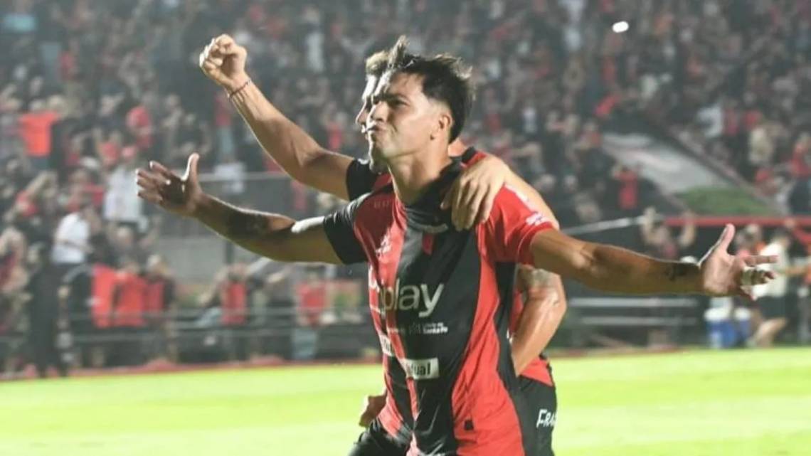 Lago renovó su contrato con Colón tras  varios meses de negociaciones.