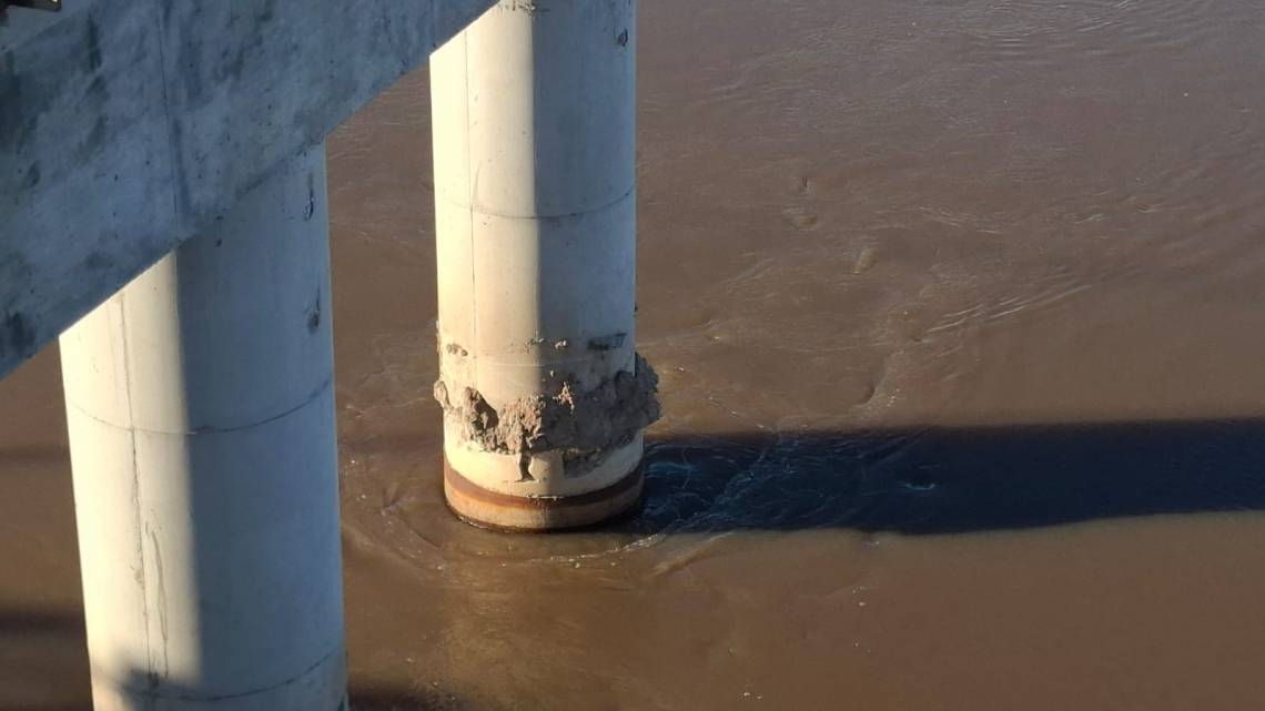 La falla fue detectada en la zona de empalme entre el pilote y la columna. (Crédito: STD)