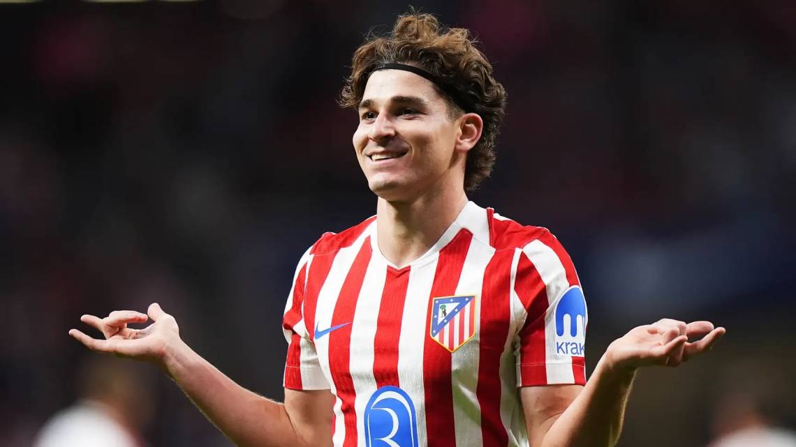 Julián Álvarez aparece en el radar del Barcelona para la próxima temporada.
