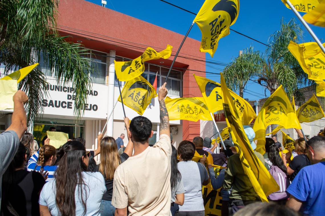 ASOEM denunció descuentos a empleados municipales de Sauce Viejo y analiza retomar las protestas.