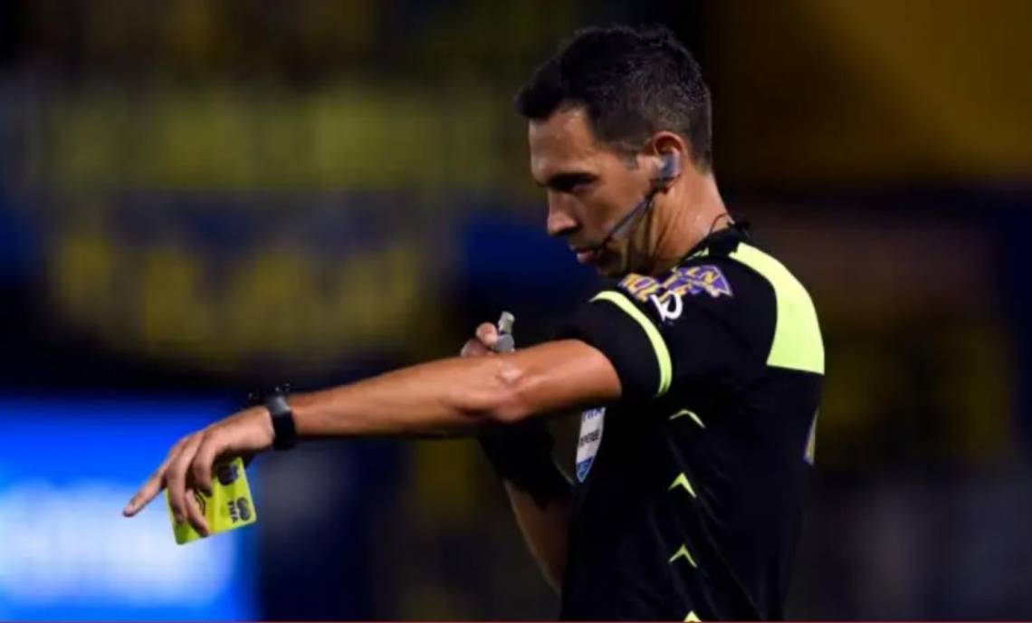 Facundo Tello integrará una de las primeras ternas arbitrales de la Copa del Mundo.