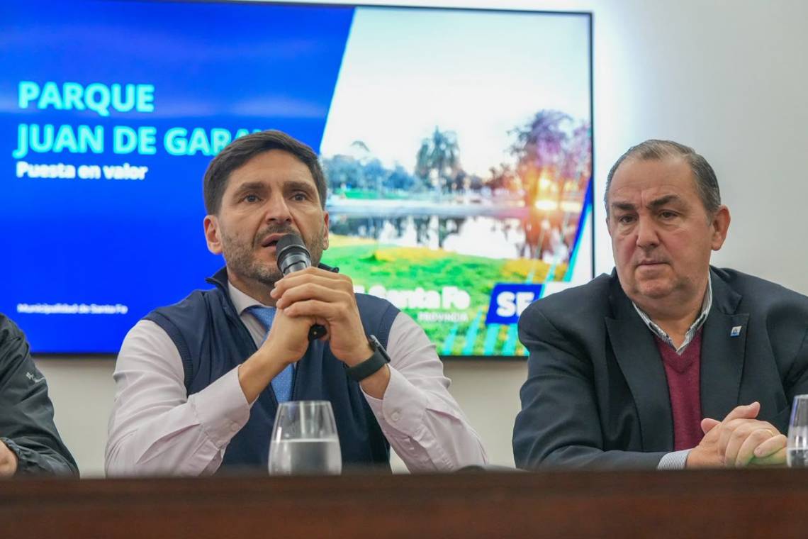Pullaro y el intendente Juan Pablo Poletti firmaron un acuerdo para ejecutar trabajos de infraestructura urbana. (Crédito: GSF)