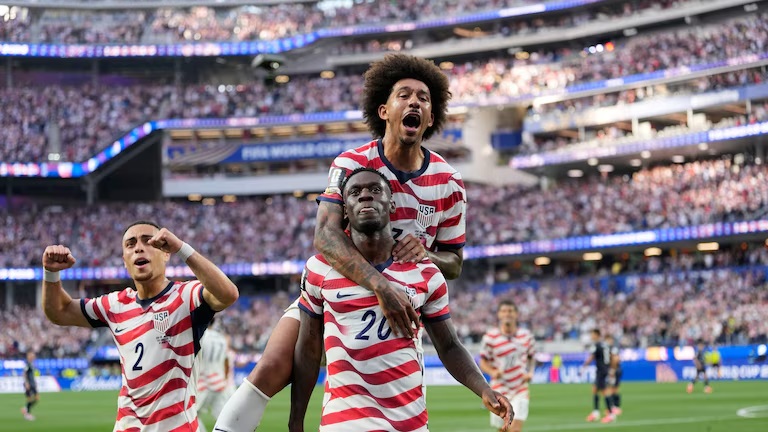 Estados Unidos sorprendió con un gran triunfo ante Paraguay.