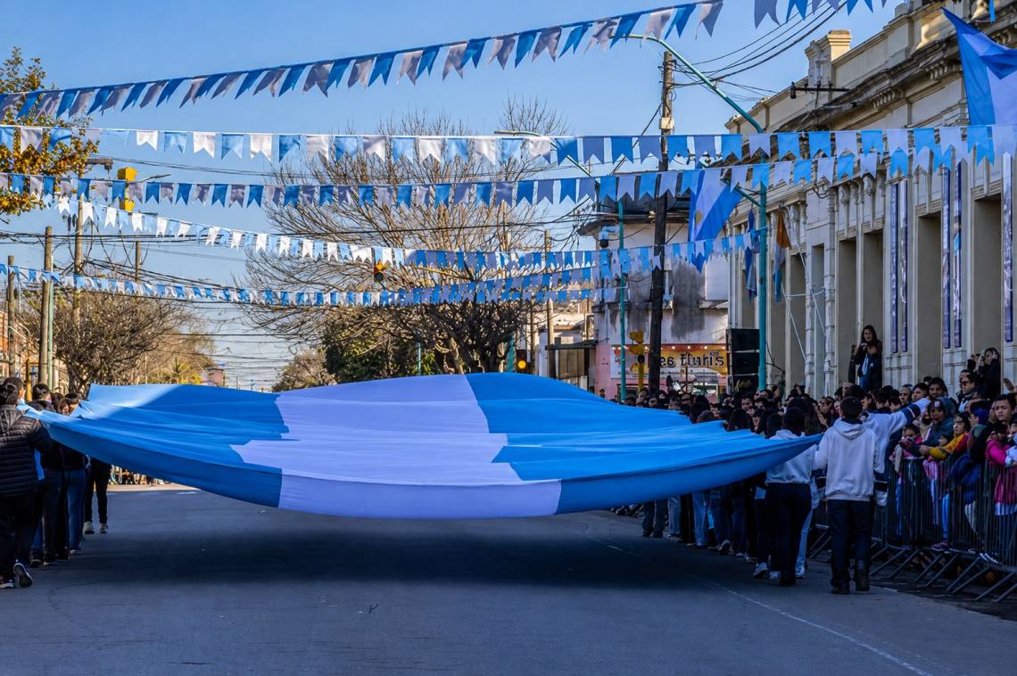 La Municipalidad invita al Acto Oficial y Desfile Cívico Militar por el Día de la Bandera. (Crédito: MST)