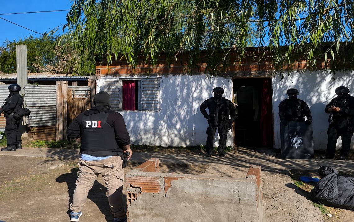 Microtráfico: secuestraron cocaína, marihuana y dinero en un allanamiento en nuestra ciudad.