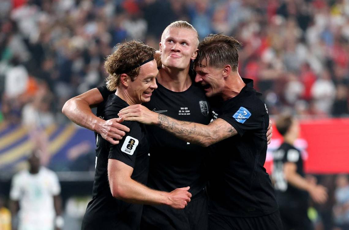 Noruega se clasificó a dieciseisavos del Mundial de la mano de Haaland.