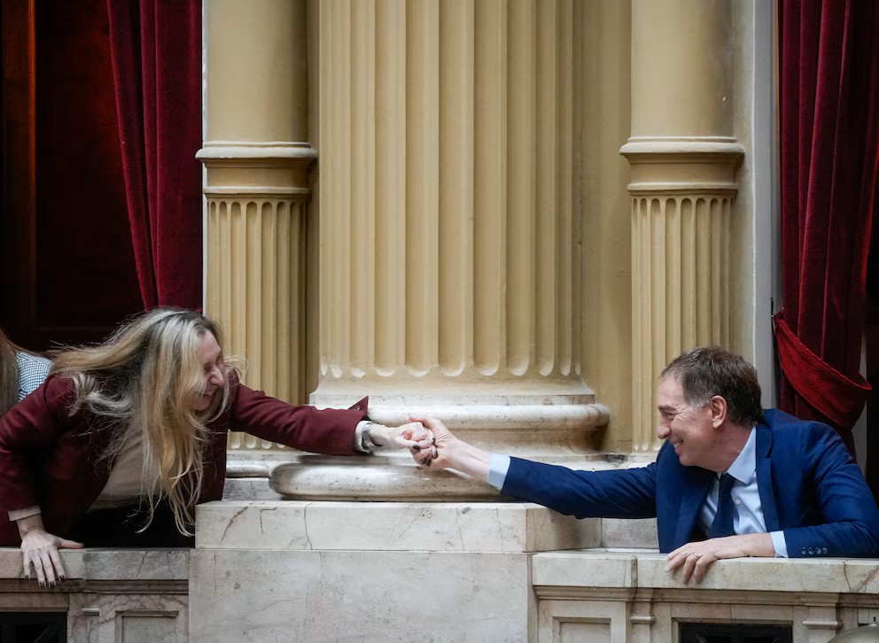 Karina Milei y Diego Santilli, en el Congreso.