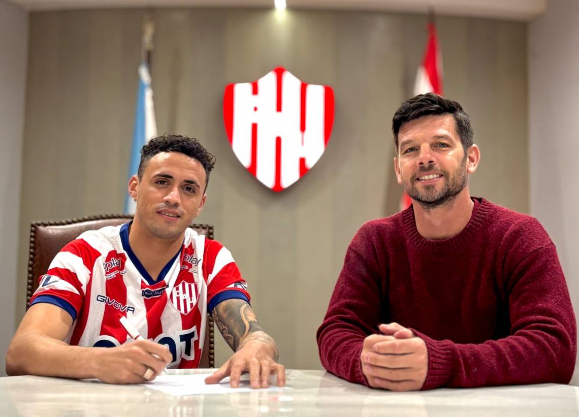 Juan de Dios Pintado firmó contrato con Unión. (Foto: Prensa Unión)