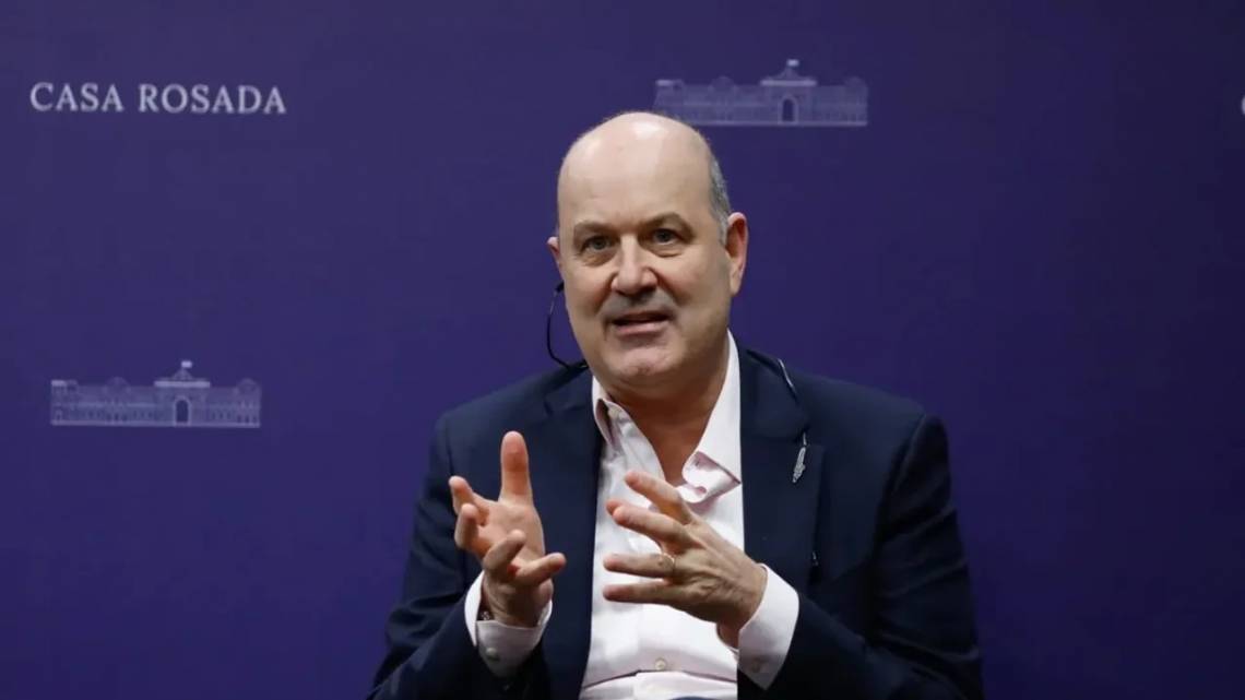Sturzenegger defendió el proyecto original de la Ley de Tierras tras el recorte impulsado para salvar la sesión.
