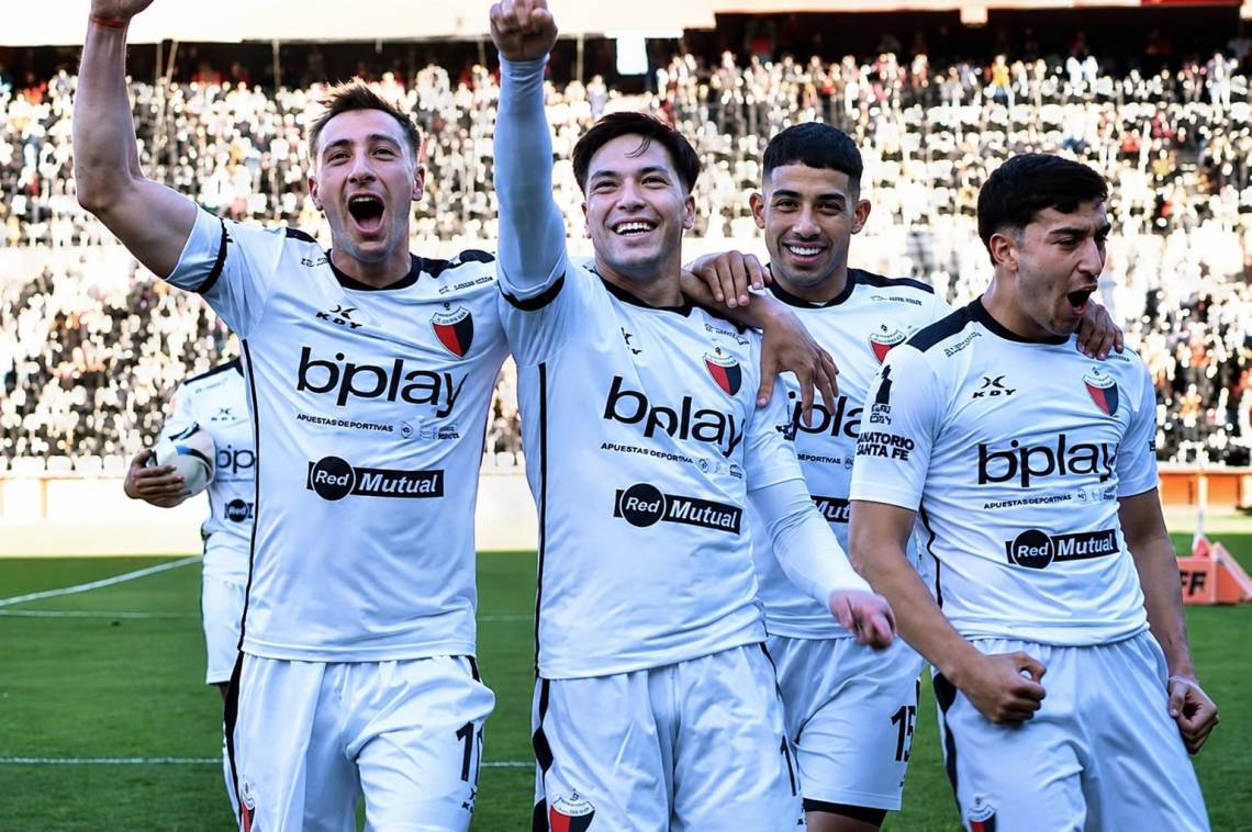 Colón ganó ante San Telmo con gol de Lago. (Crédito: José Busiemi  - Diario Uno)