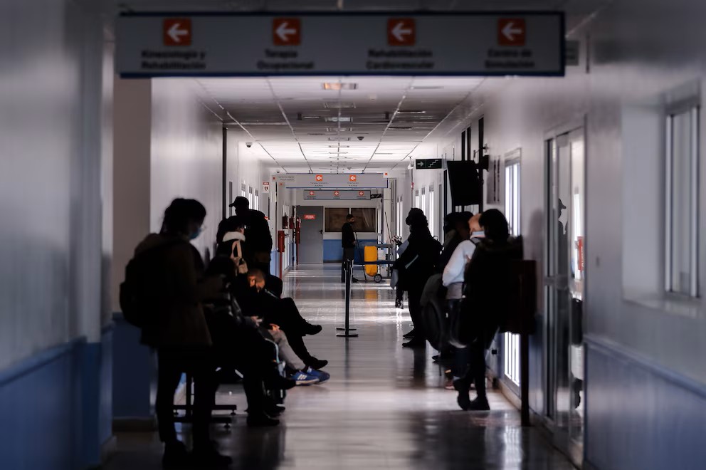 El Gobierno reglamentó el cobro de atención médica a extranjeros no residentes.