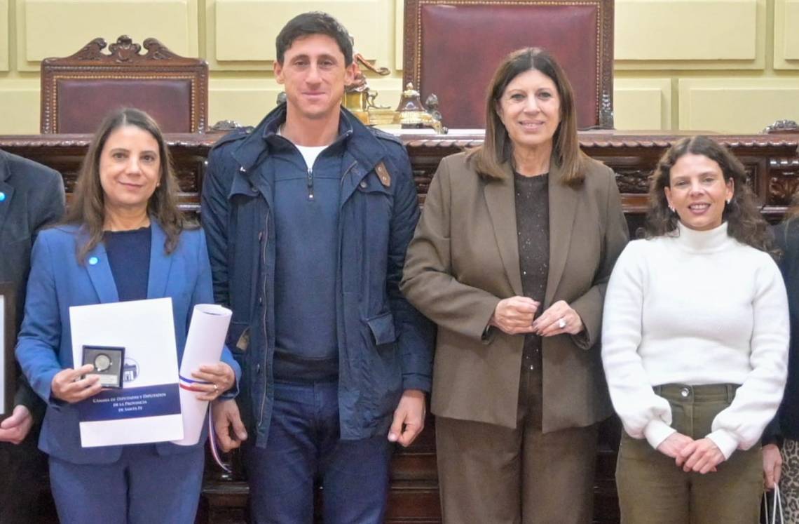 El acto de distinción se realizó en el recinto de la Cámara de Diputados.