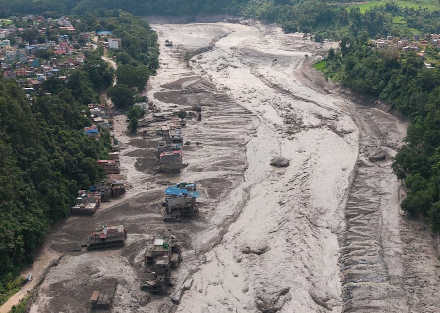 Inundaciones repentinas y deslizamientos en la frontera entre Nepal y China provocaron más de 160 muertos y cientos de desaparecidos. (Crédito: REUTERS)