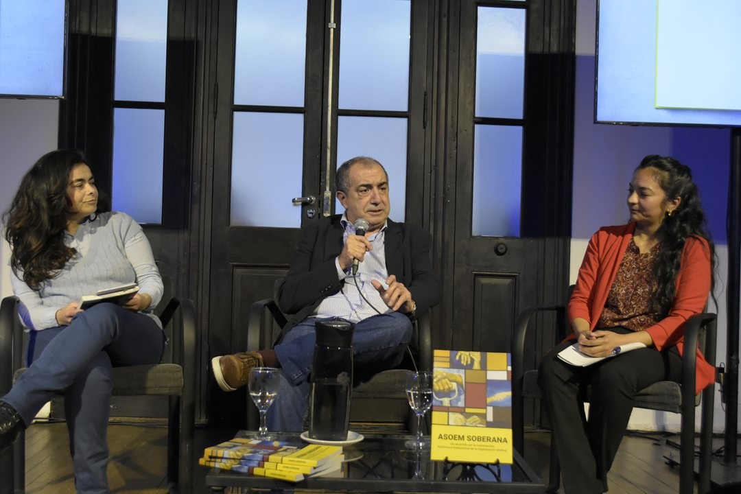 ASOEM presentó “ASOEM Soberana” en la Feria del Libro de Santa Fe.