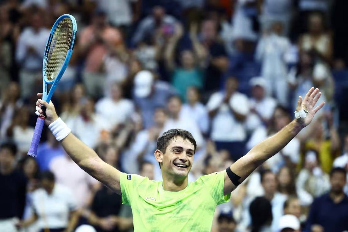 La felicidad de Navone tras su gran triunfo ante Djokovic. (Crédito: AFP)