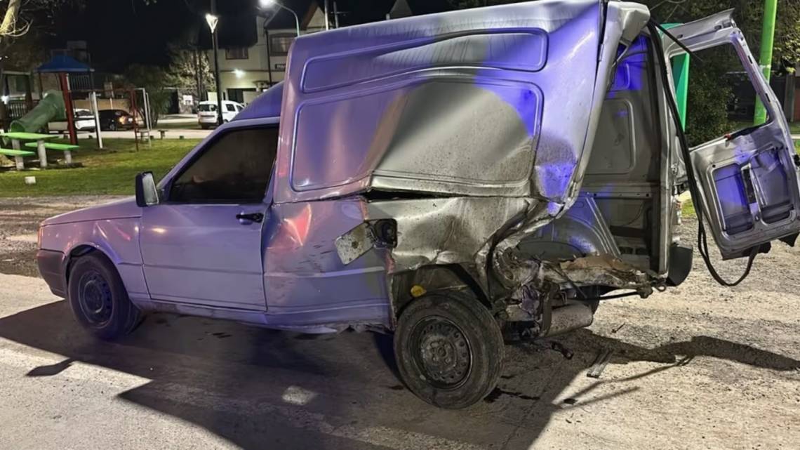Así quedó el utilitario en el que viajaba el bebé de 10 días que falleció por el choque.