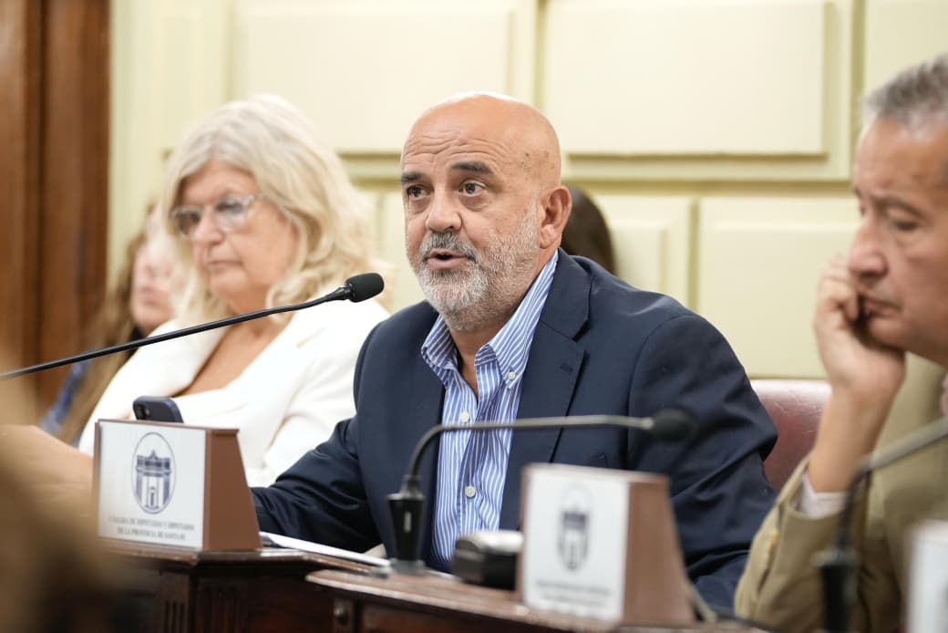 Palo Oliver presentó un proyecto para modificar la Ley de Coparticipación.