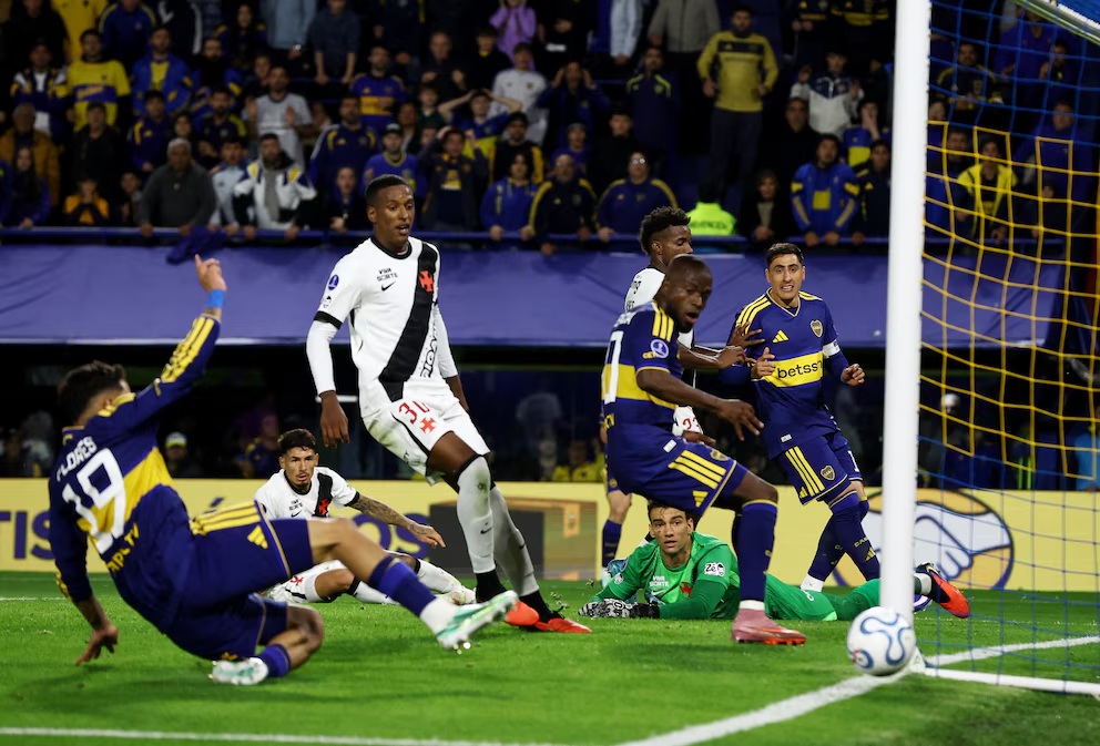 Boca desperdició varias situaciones de gol y cayó ante Vasco da Gama en La Bombonera. (Crédito: Reuters)