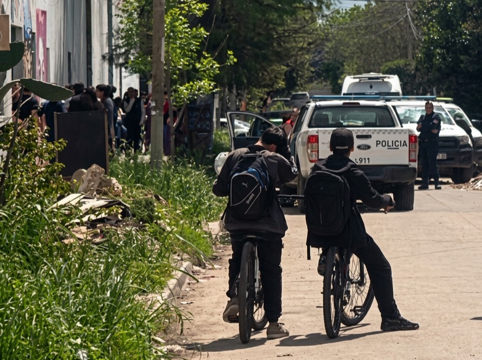 Conmoción en La Matanza: un adolescente baleó a otro dentro de una escuela.