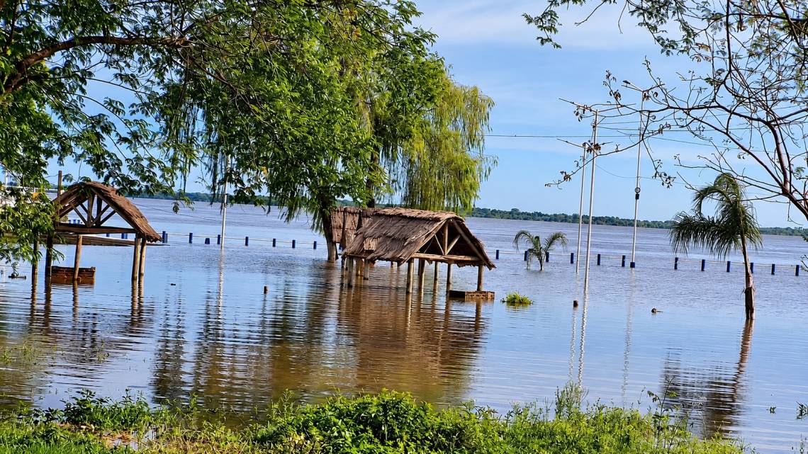 El río Paraná sigue creciendo y Corrientes tiene 646 evacuados.