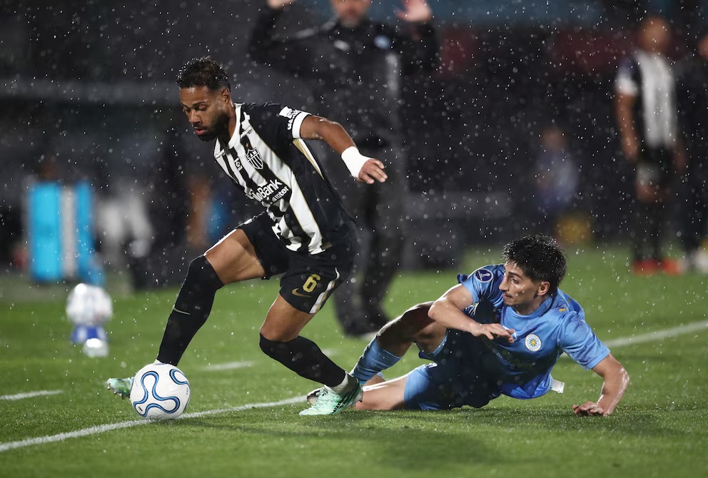 Atlético Mineiro se complicó en Uruguay, pero avanzó a la final de la Copa Sudamericana. (Crédito: Reuters)