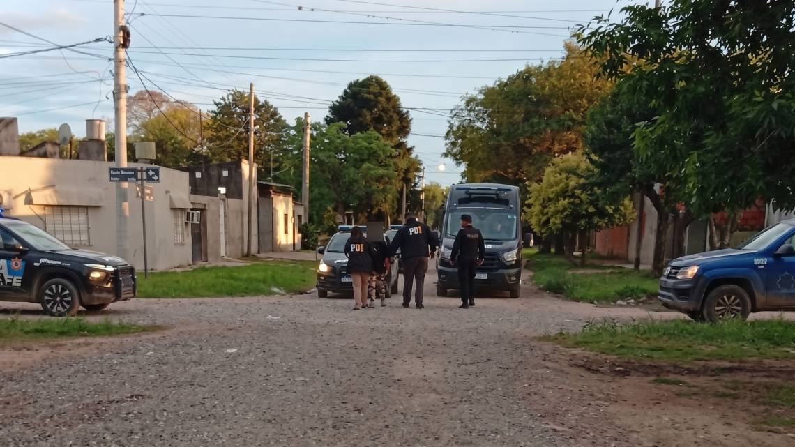 La PDI investiga el asesinato de un joven en barrio Scarafía, en Santa Fe.