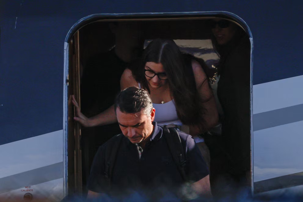 Flávio Bolsonaro llegó a Miami tras viajar desde Argentina. (Crédito: Reuters)