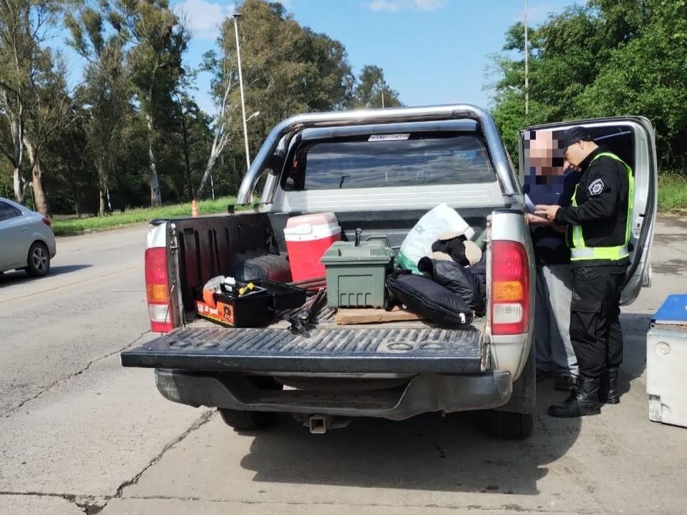 Un santotomesino fue detenido en un control en Venado Tuerto y quedó a disposición de la Justicia por transportar armas de fuego sin la documentación habilitante.